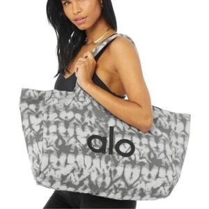 Alo tote bag